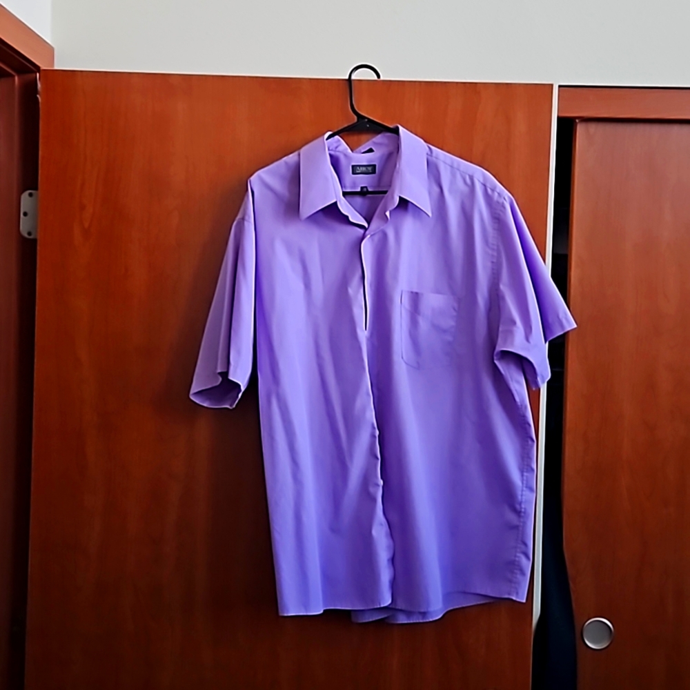 Short sleeve dress shirt